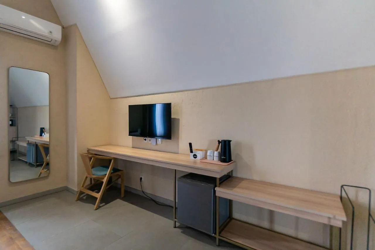 Tanaga Coliving Hotel Seminyak