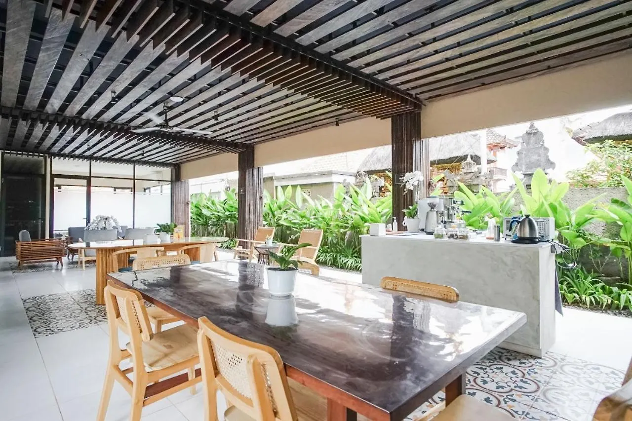 Tanaga Coliving Hotel Seminyak  3*, Seminyak (Bali)